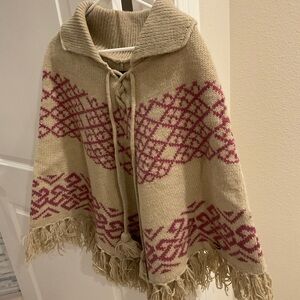 Brand New Everest Designs Wool Poncho